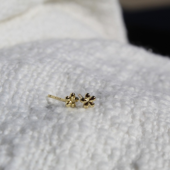 Sterling Silver Dainty Gold Flower Stud Earrings - Picture 3 of 8